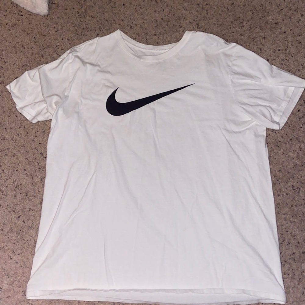 white nike t-shirt. men’s